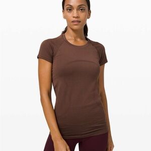 Lululemon Swiftly Tech Short Sleeve 2.0 - Size 8